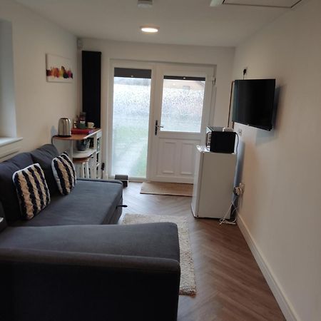 En-Suite Double Room With Private Entrance Edimburgo Esterno foto
