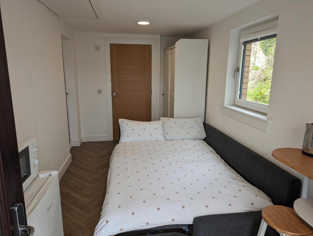 En-Suite Double Room With Private Entrance Edimburgo Esterno foto