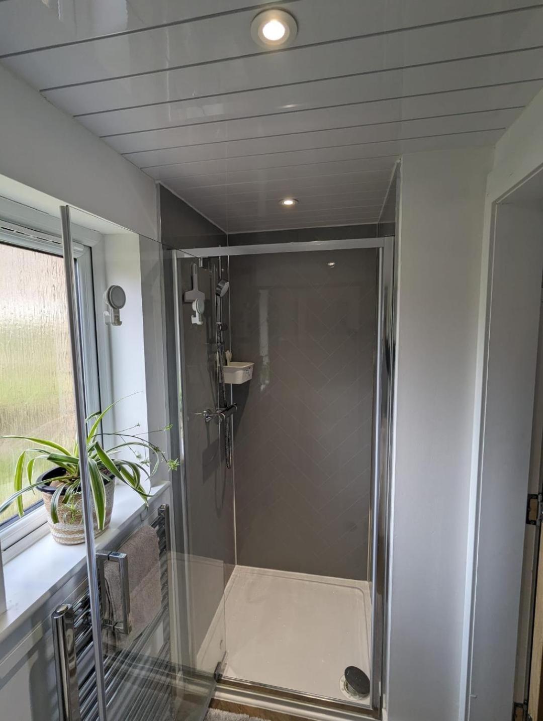 En-Suite Double Room With Private Entrance Edimburgo Esterno foto
